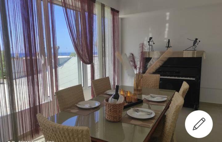 Lejlighed Sea View House